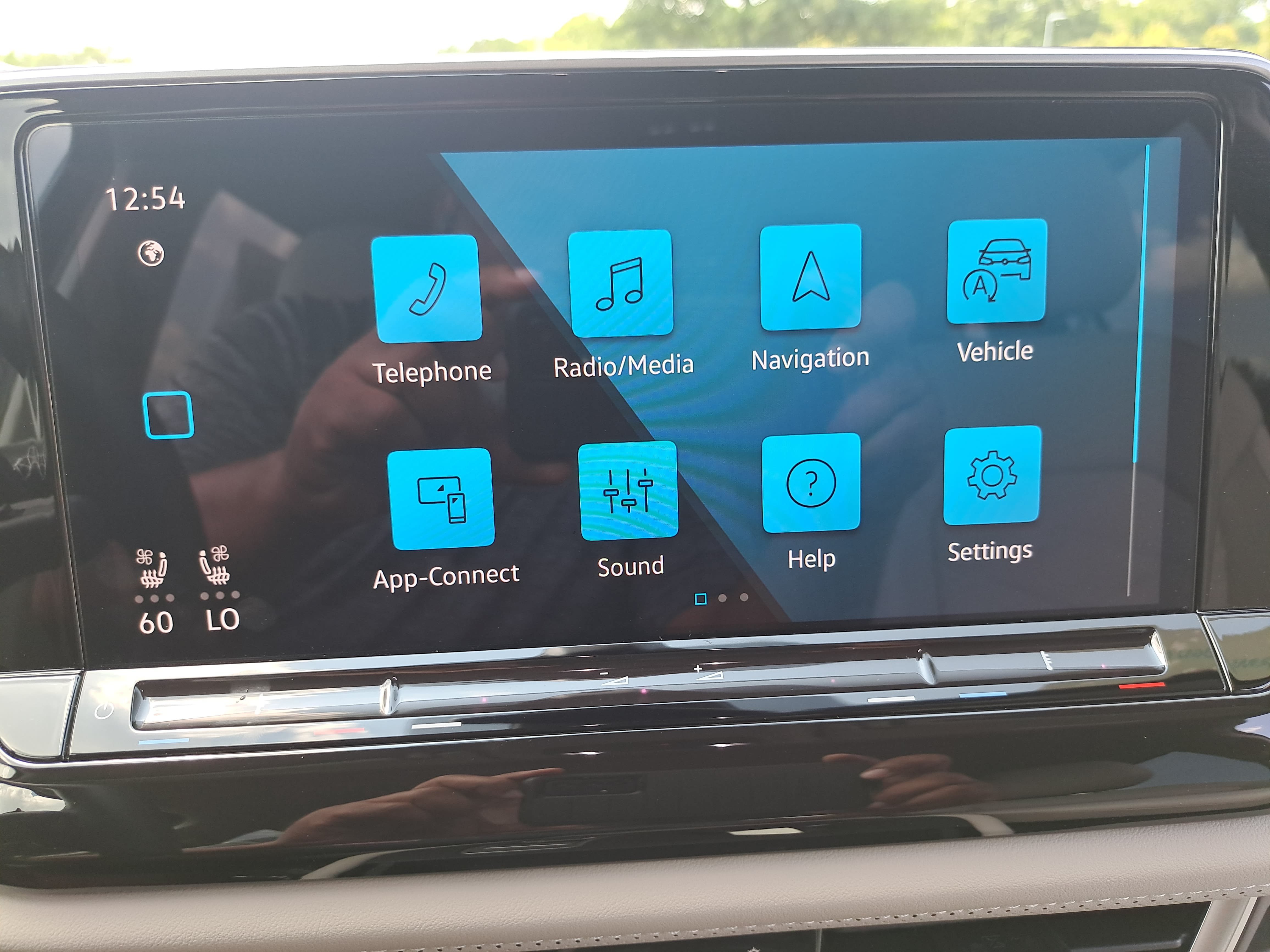 Certified 2025 Volkswagen Atlas SE FWD image 22