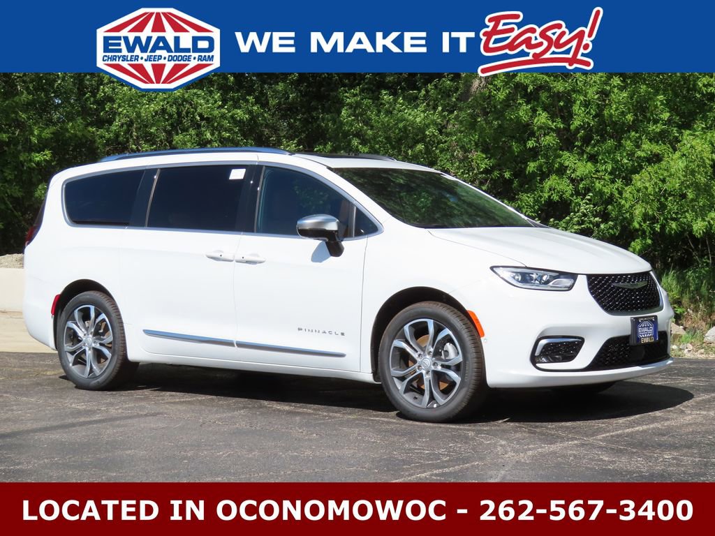 New 2026 Chrysler Pacifica Pinnacle w/ Trailer Tow Group AWD/4WD image 1