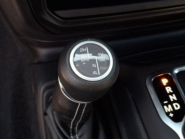 Used 2022 Jeep Wrangler Unlimited Sahara w/ Cold Weather Group AWD/4WD image 20
