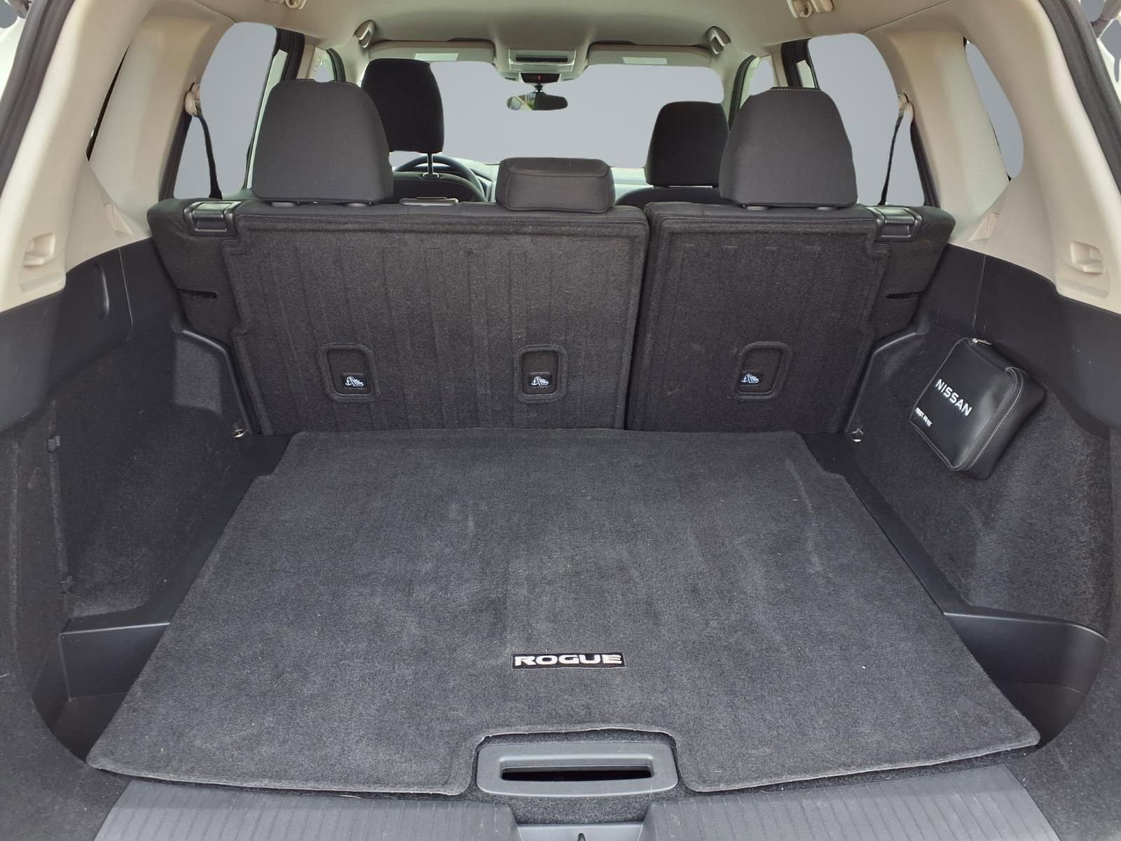 Used 2025 Nissan Rogue S image 13