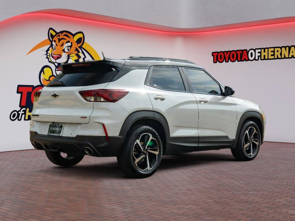 Used 2021 Chevrolet TrailBlazer RS w/ Sun and Liftgate Package FWD image 5