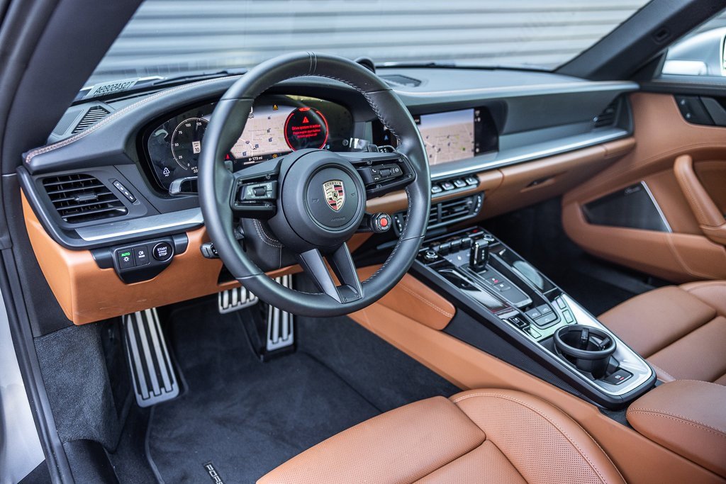 Used 2025 Porsche 911 Carrera GTS image 4