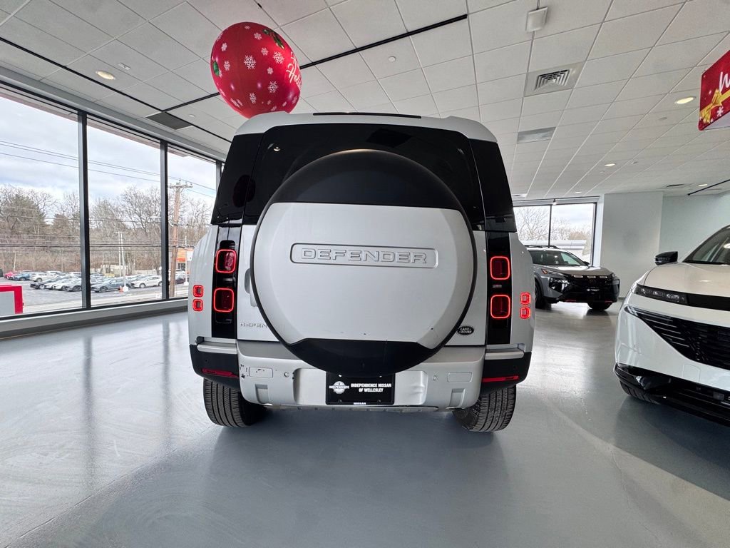 Used 2023 Land Rover Defender 110 S image 4