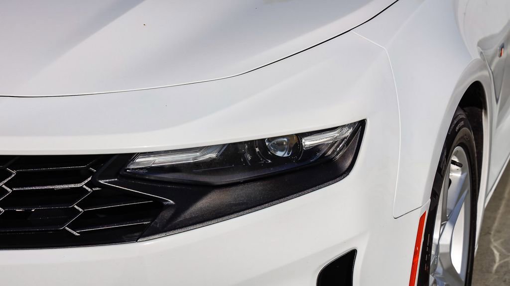 Used 2023 Chevrolet Camaro LT image 5