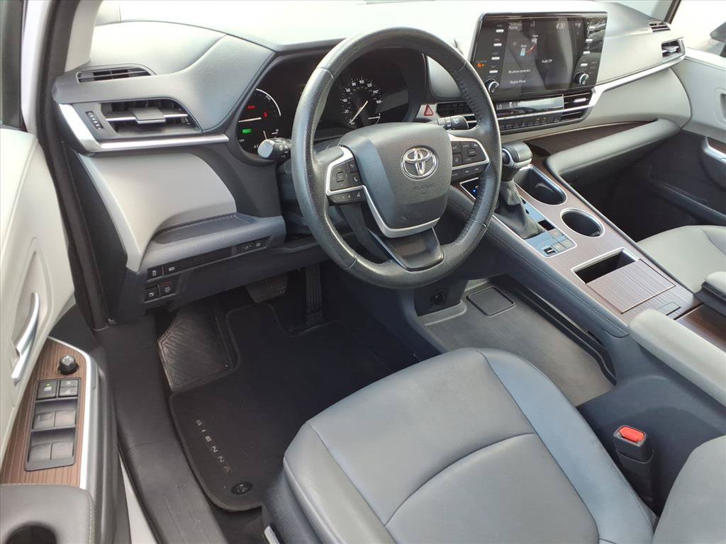 Certified 2023 Toyota Sienna XLE FWD image 19