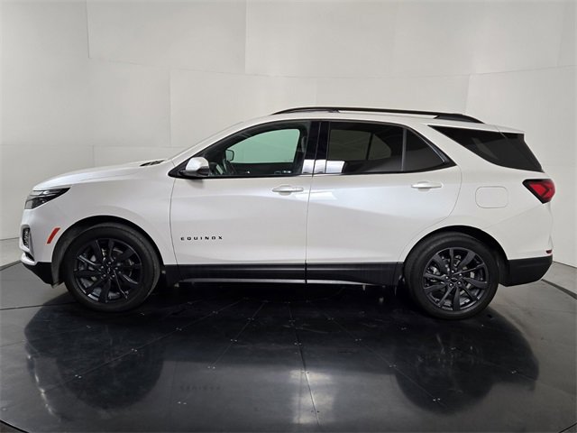 Used 2022 Chevrolet Equinox RS w/ RS Leather Package image 3