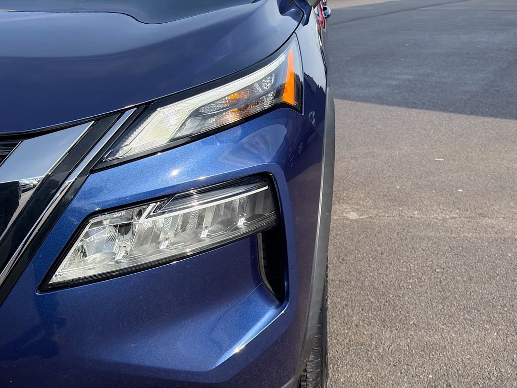 Used 2023 Nissan Rogue SV image 11