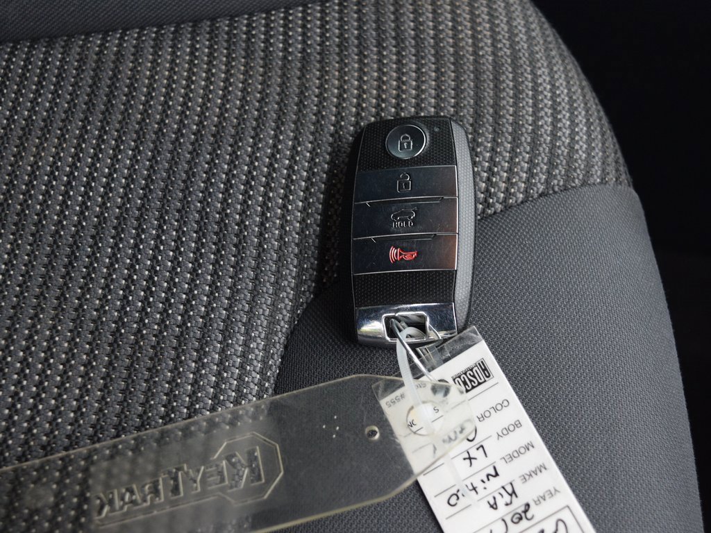 Used 2017 Kia Niro LX image 34