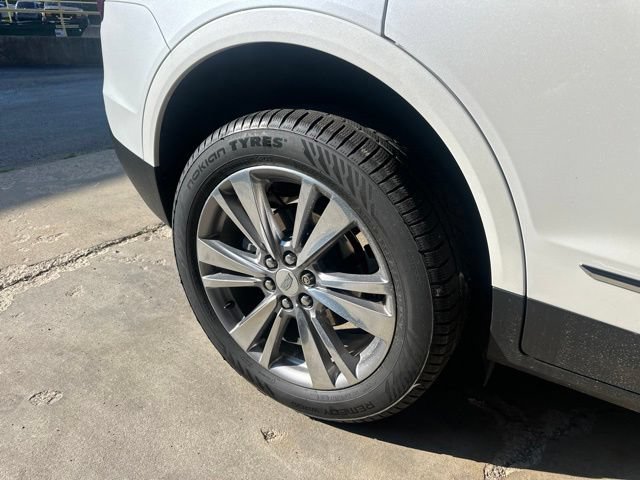 Used 2024 Cadillac XT5 Premium Luxury w/ LPO, Floor Liner Package AWD/4WD image 10