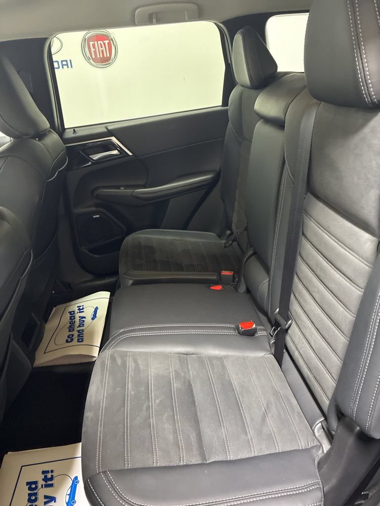 Used 2025 Mitsubishi Outlander AWD image 21