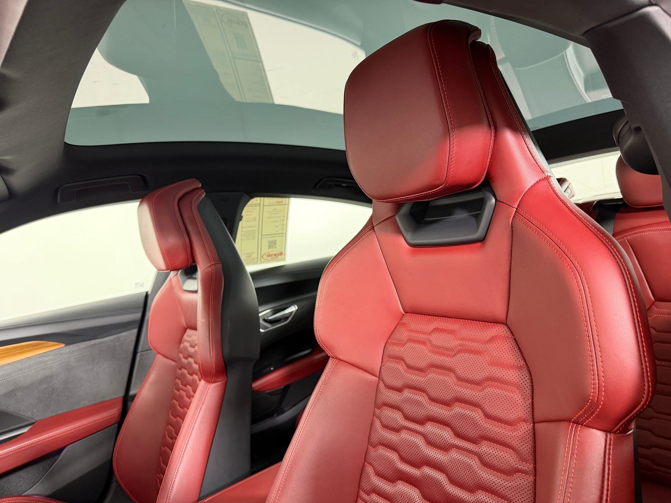 Certified 2024 Audi e-tron GT Premium Plus AWD/4WD image 25
