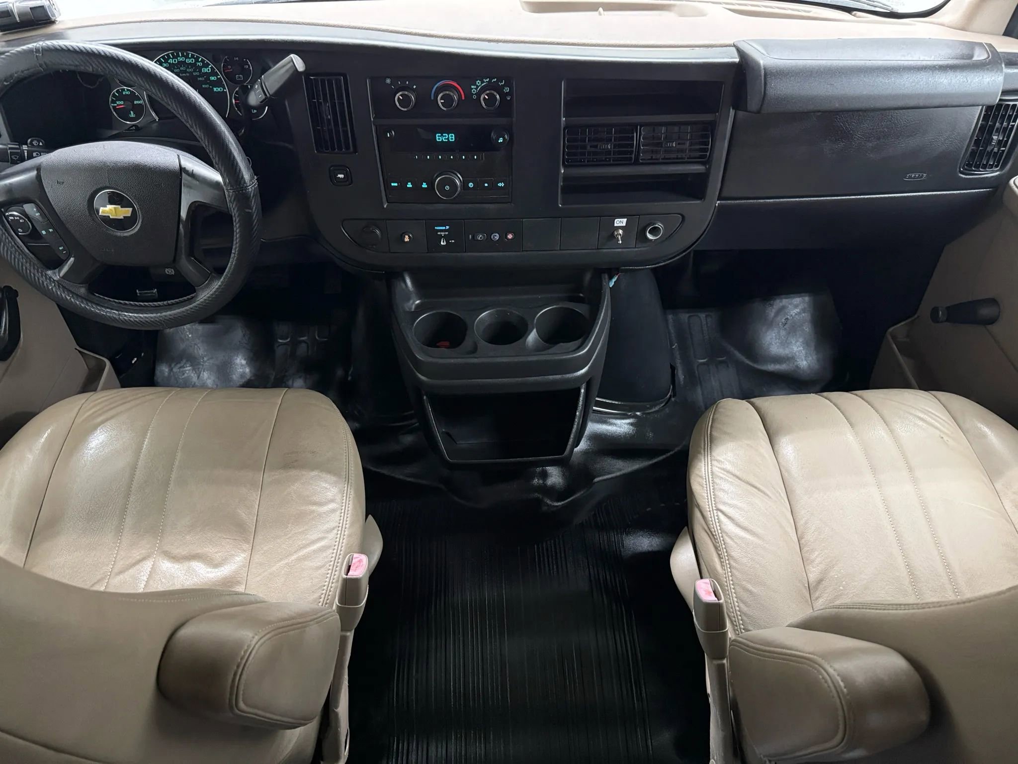 Used 2013 Chevrolet Express 3500 LS image 2