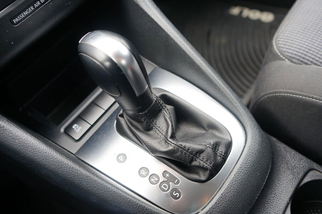 Used 2012 Volkswagen Golf 2-Door image 14