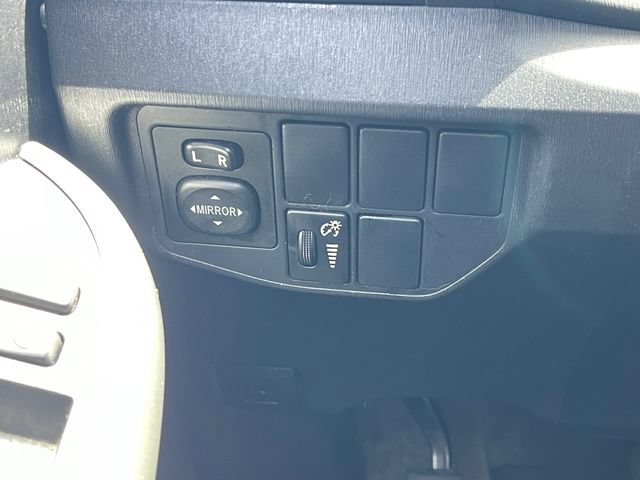 Used 2015 Toyota Prius Four FWD image 21