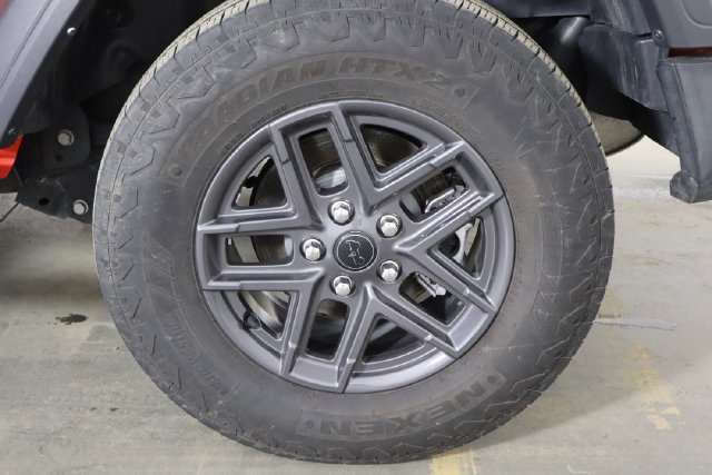 Used 2024 Jeep Wrangler Unlimited Sport AWD/4WD image 38