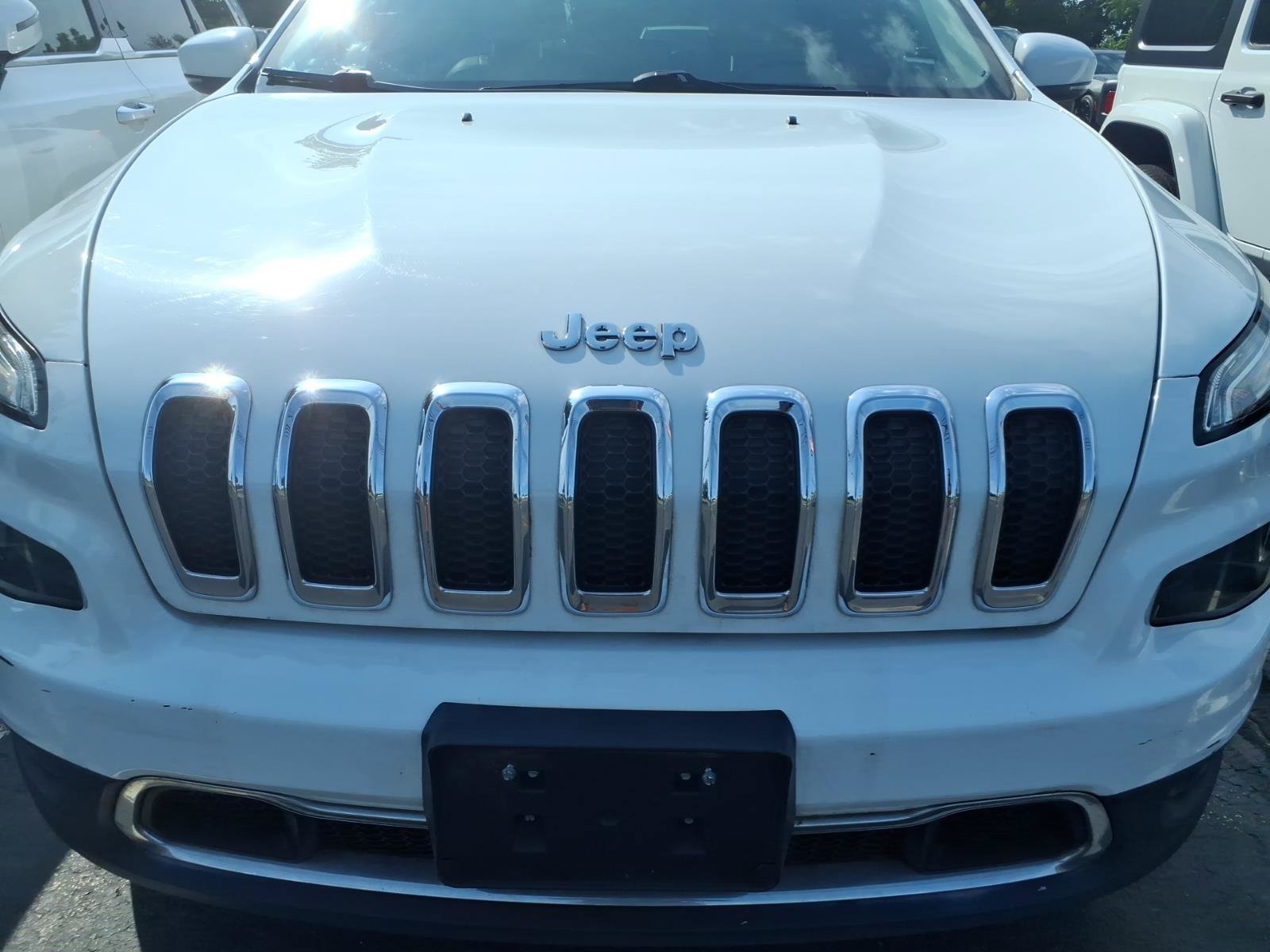 Used 2017 Jeep Cherokee Limited AWD/4WD image 11