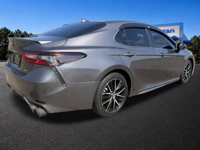 Used 2024 Toyota Camry SE FWD image 3