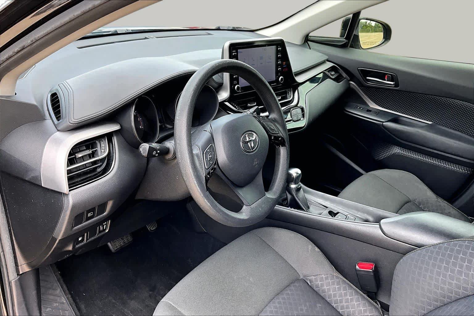Used 2021 Toyota C-HR LE FWD image 18