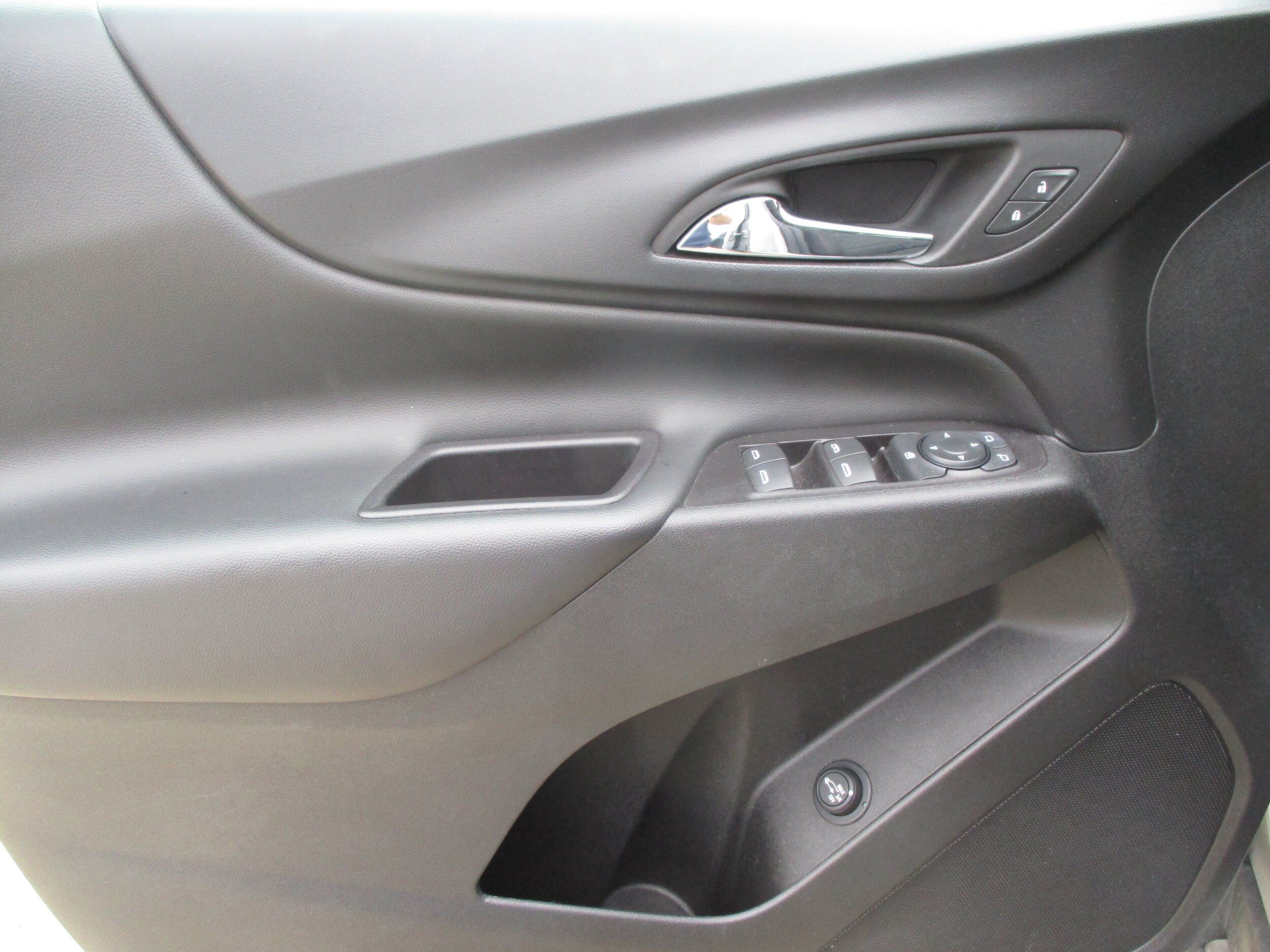 Used 2019 Chevrolet Equinox LT FWD image 13