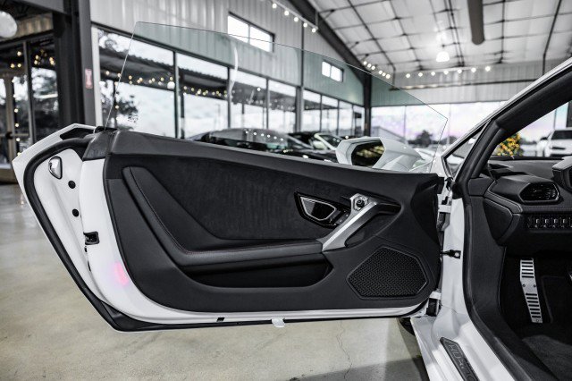 Used 2015 Lamborghini Huracan LP 610-4 image 12