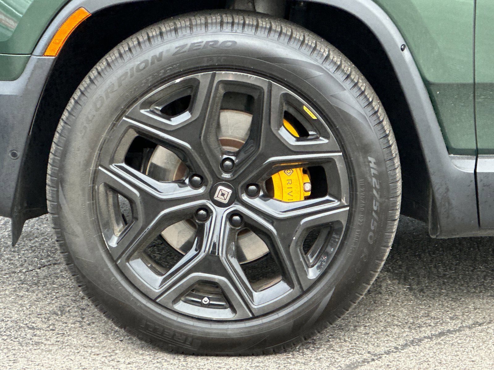 Used 2023 Rivian R1S Adventure image 25