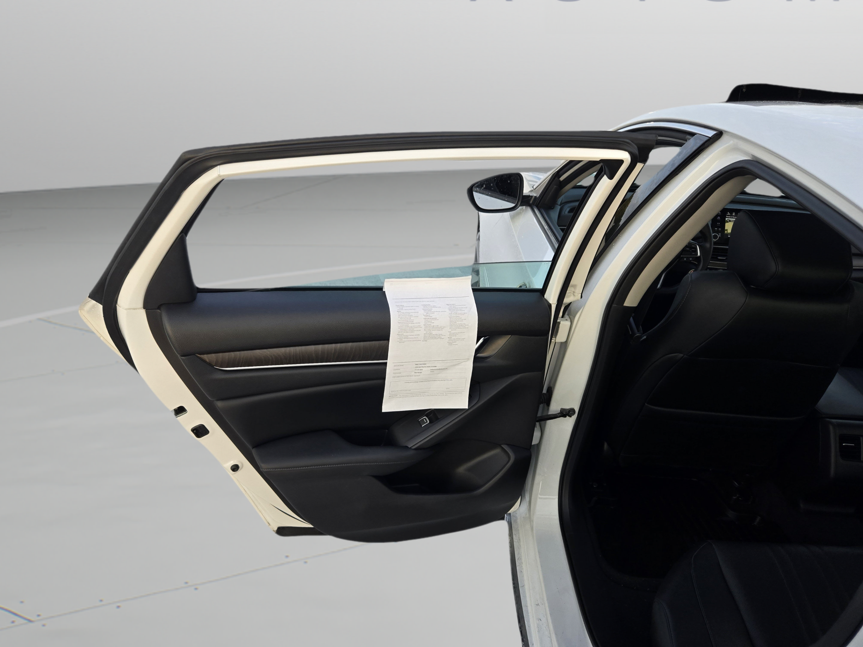 Used 2018 Honda Accord Touring image 18