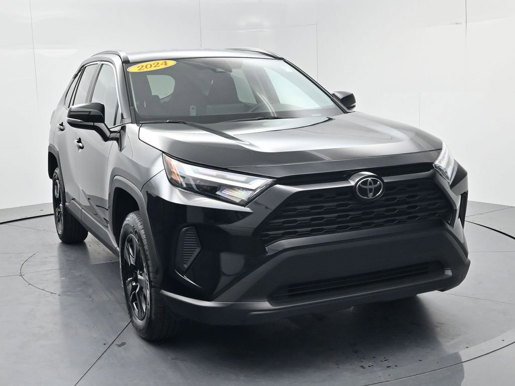 Used 2024 Toyota RAV4 XLE FWD image 2