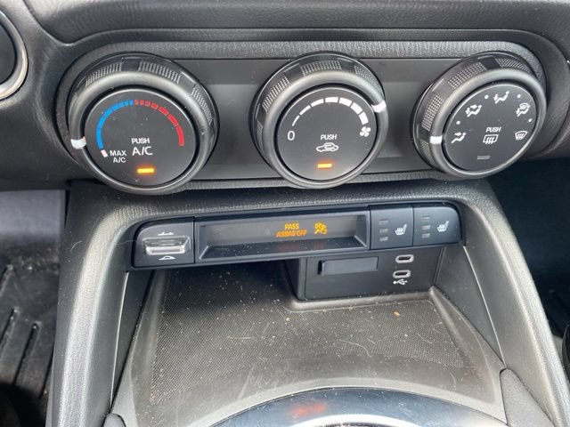 Used 2025 MAZDA MX-5 Miata RF Club RWD image 30