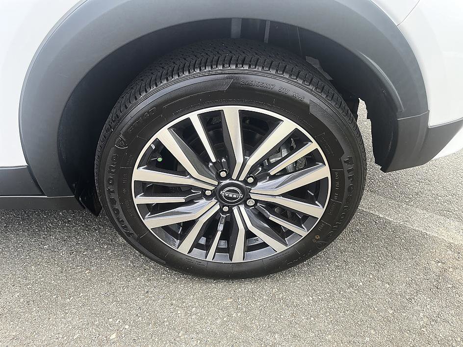 Certified 2024 Nissan Kicks SV image 10