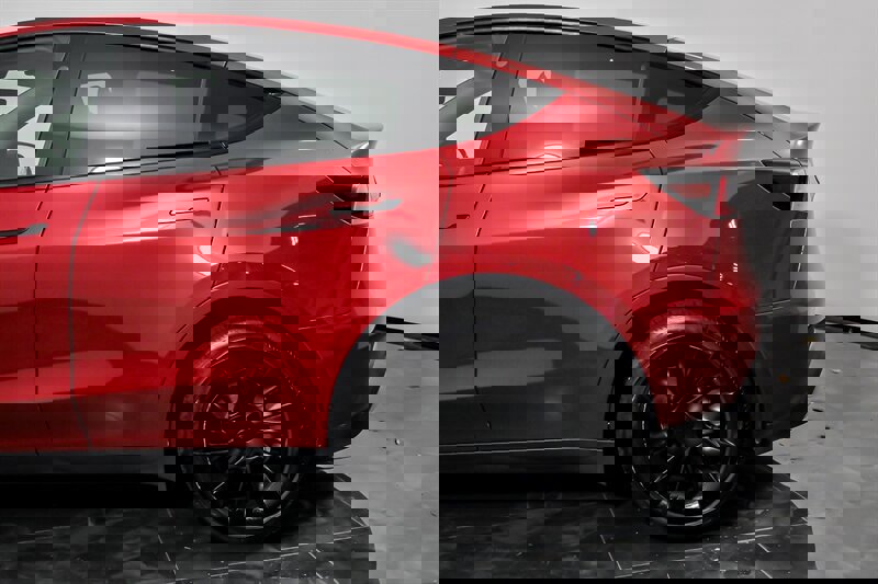 Used 2022 Tesla Model Y Long Range image 7