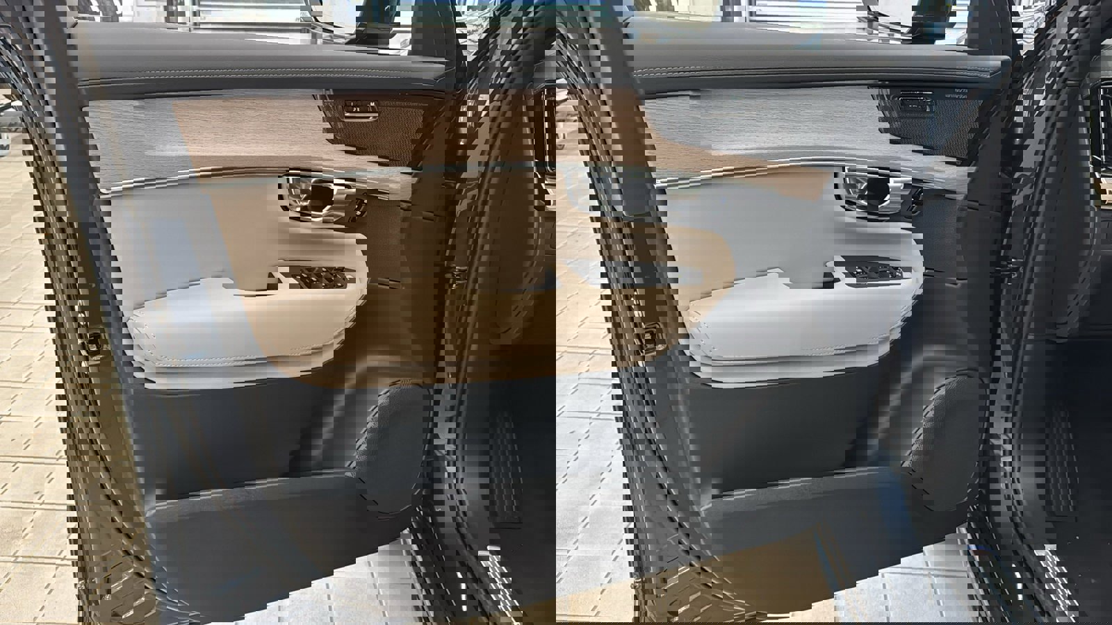 New 2026 Volvo XC90 B6 Plus image 21