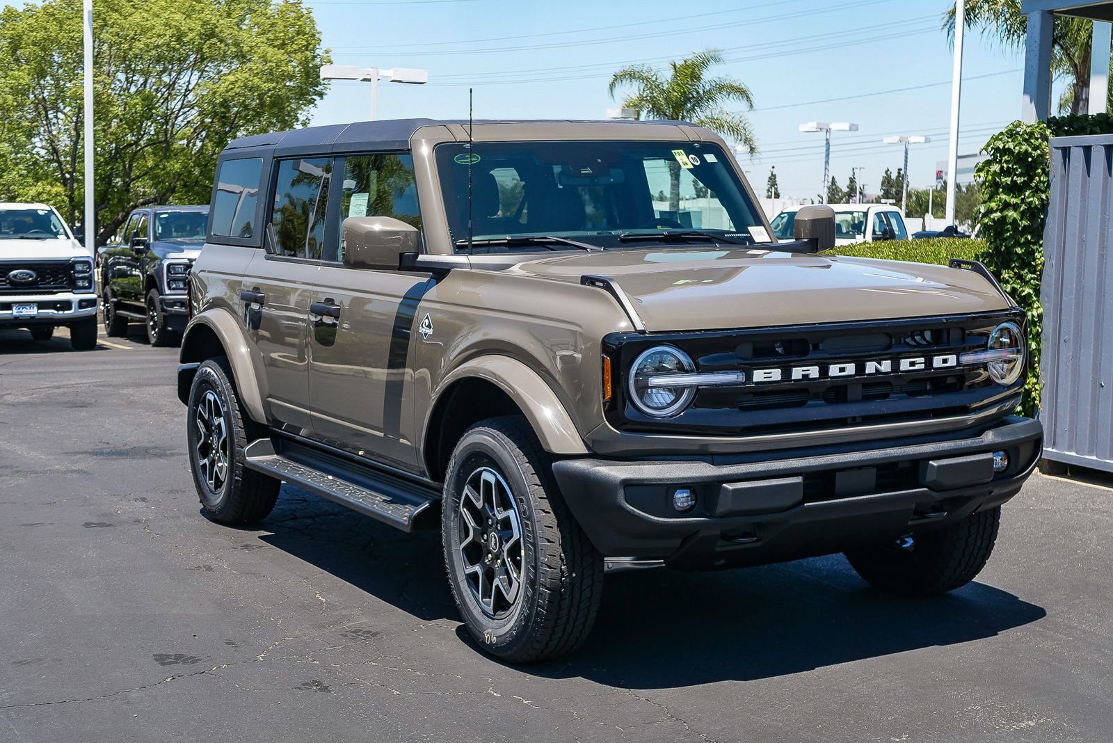 New 2026 Ford Bronco Outer Banks AWD/4WD image 3