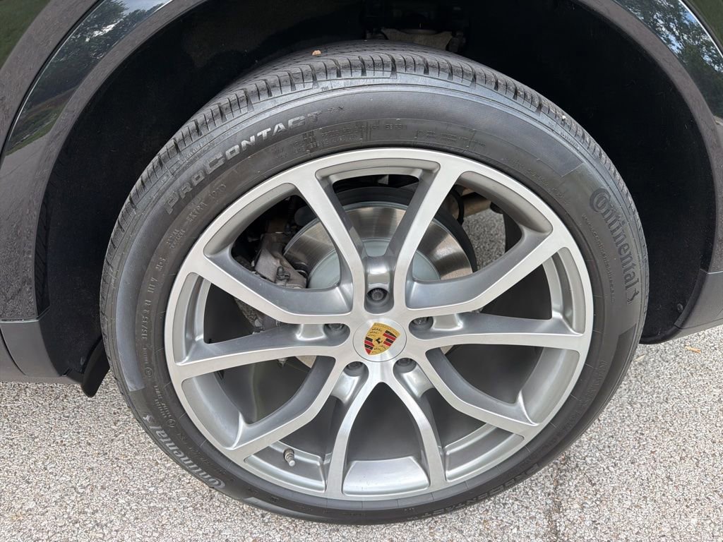 Used 2020 Porsche Cayenne AWD/4WD image 17
