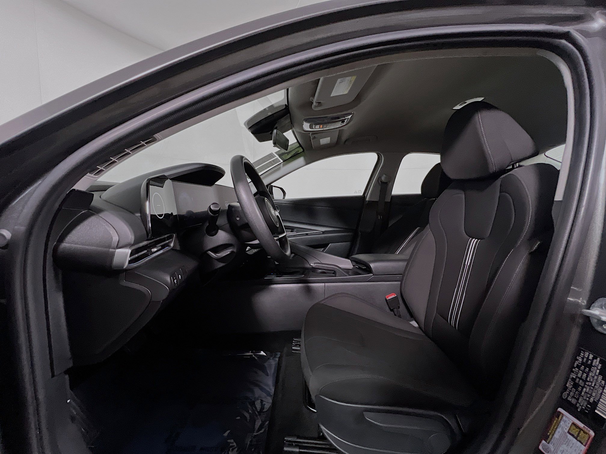 Used 2024 Hyundai Elantra SEL image 15