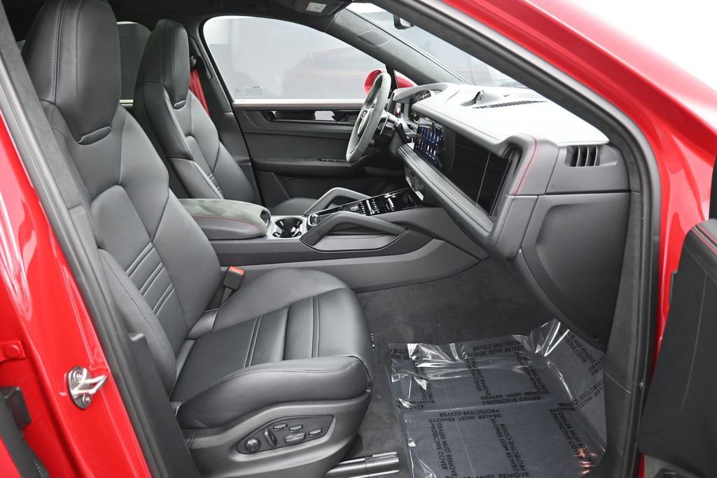 Certified 2026 Porsche Cayenne GTS AWD/4WD image 29