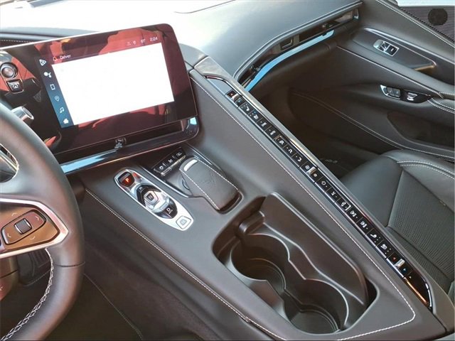 Used 2024 Chevrolet Corvette Stingray Premium Conv w/ Z51 Performance Package image 9