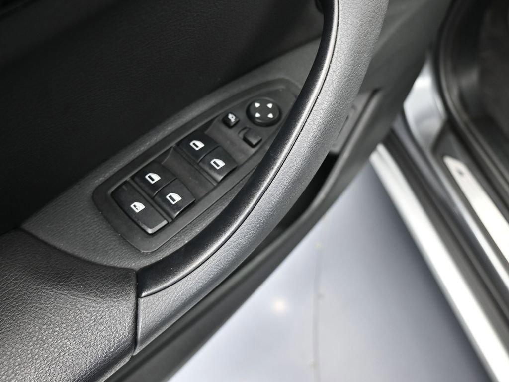 Used 2019 BMW X1 sDrive28i w/ Convenience Package image 14