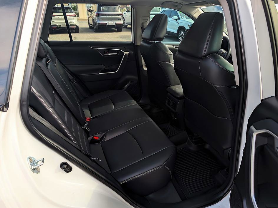 Used 2023 Toyota RAV4 XLE Premium image 13