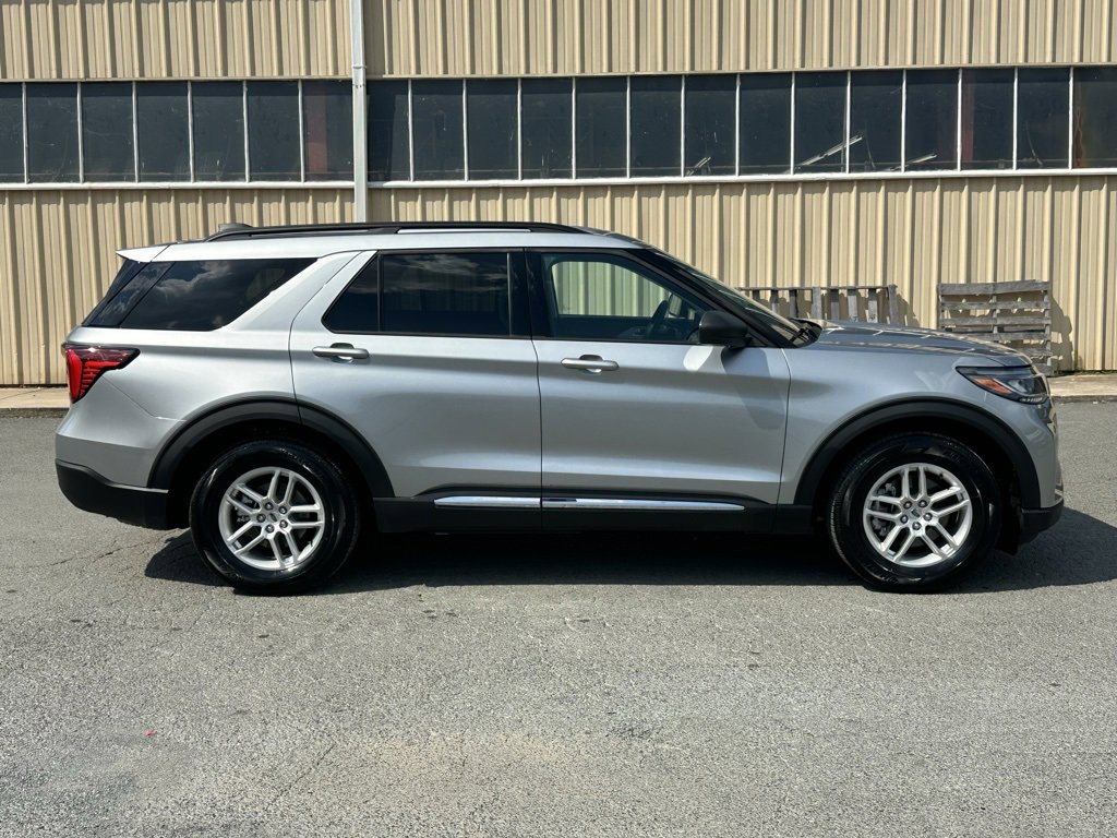 Used 2025 Ford Explorer Active image 10