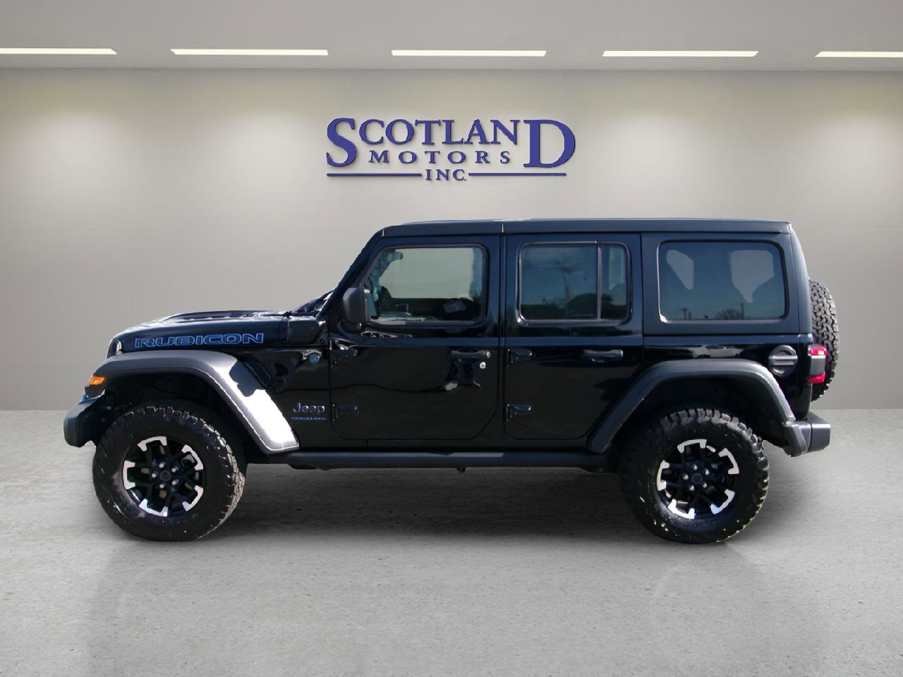 Used 2025 Jeep Wrangler Unlimited Rubicon 4xe w/ Safety Group AWD/4WD image 1