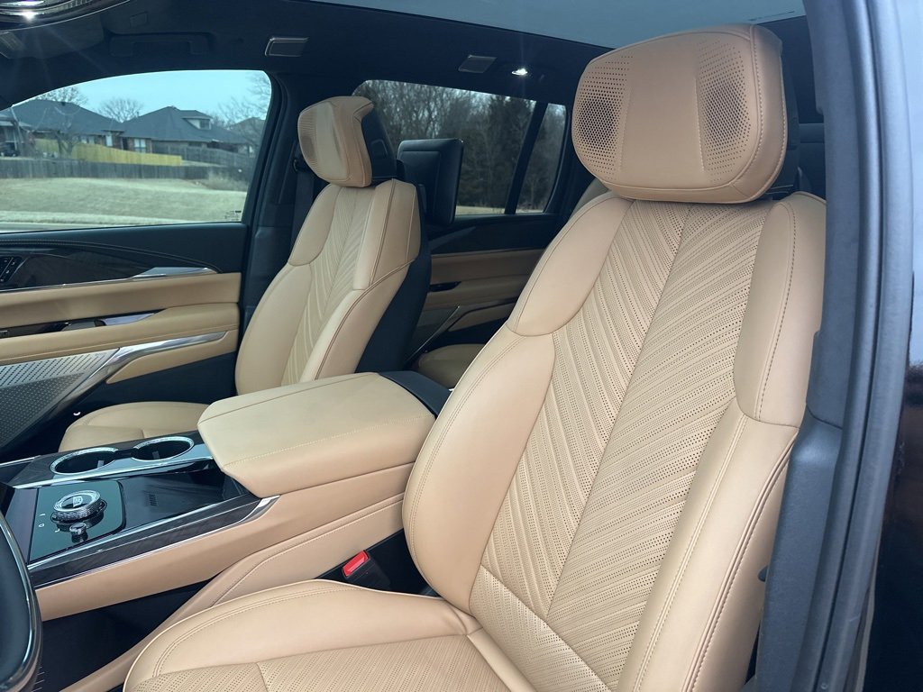 Used 2025 Cadillac Escalade IQ Sport 2 image 17