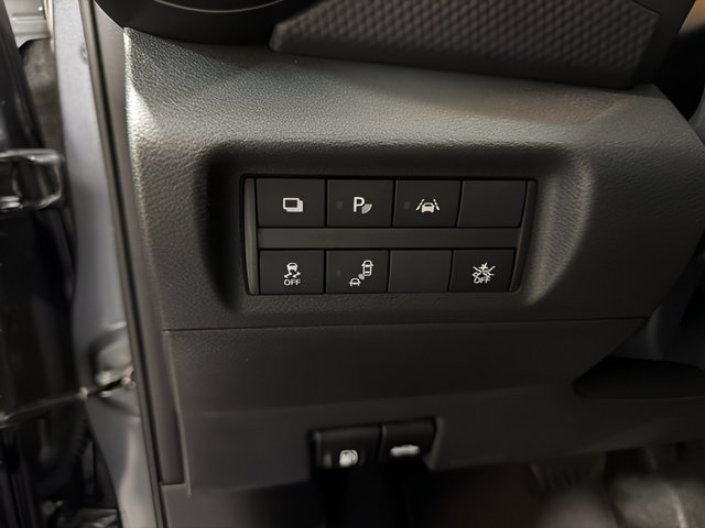 Used 2024 Nissan Kicks S FWD image 15