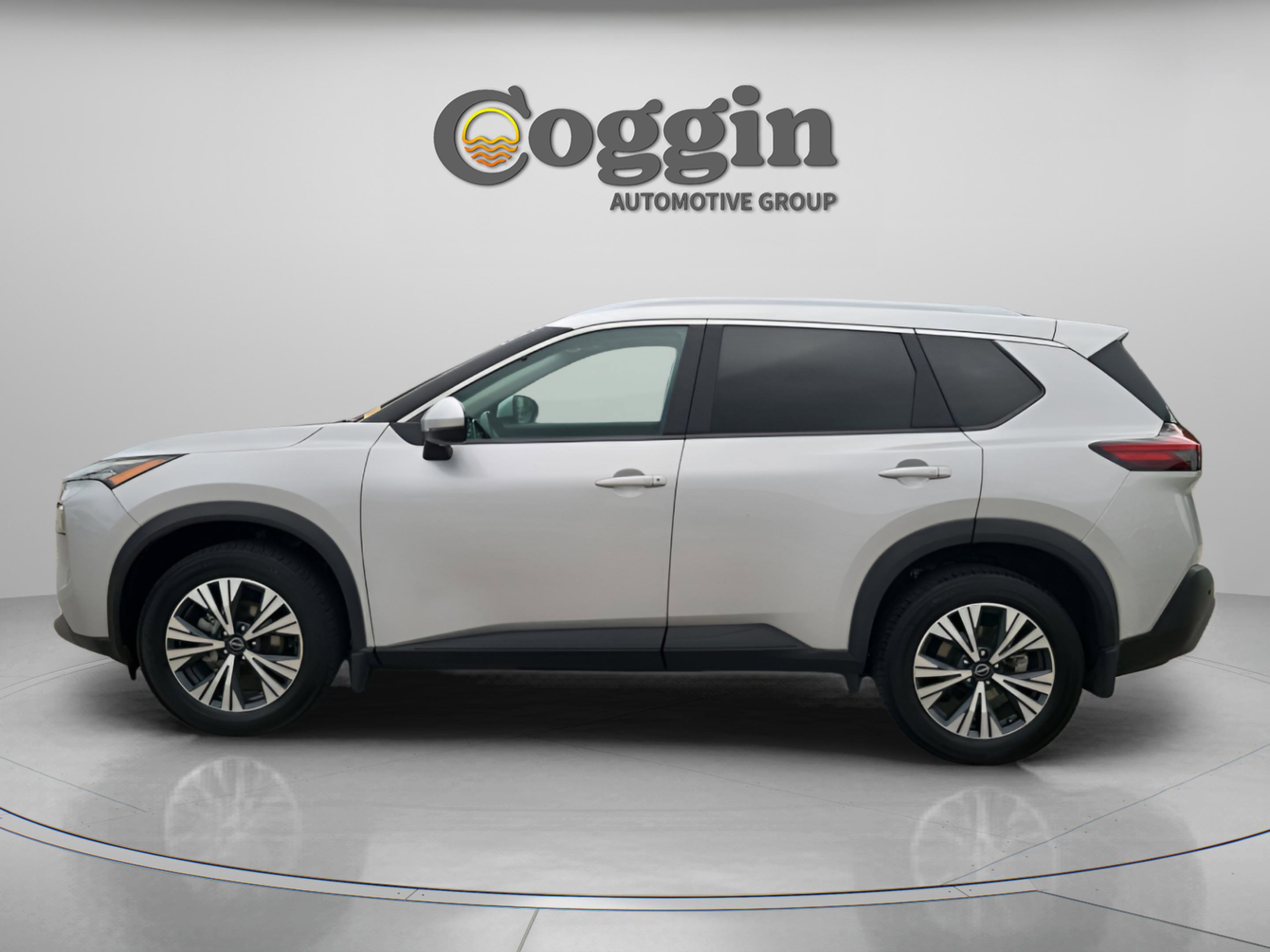 Used 2023 Nissan Rogue SV w/ SV Premium Package AWD/4WD image 3