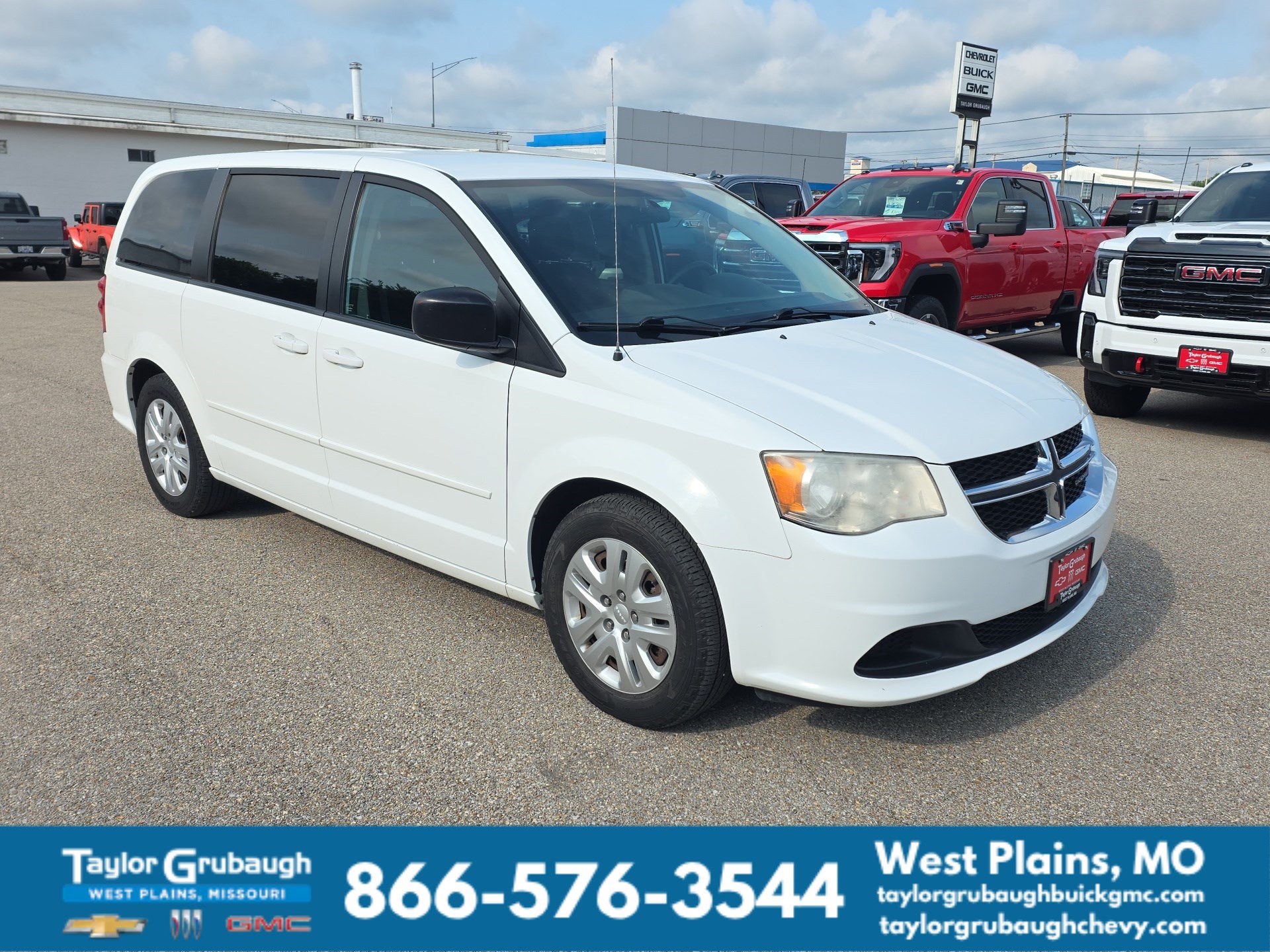 Used 2014 Dodge Grand Caravan SE w/ Quick Order Package 29E SE FWD image 2