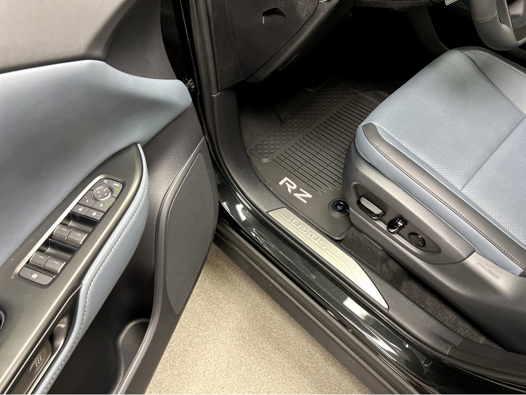 New 2026 Lexus RZ 450e AWD image 8
