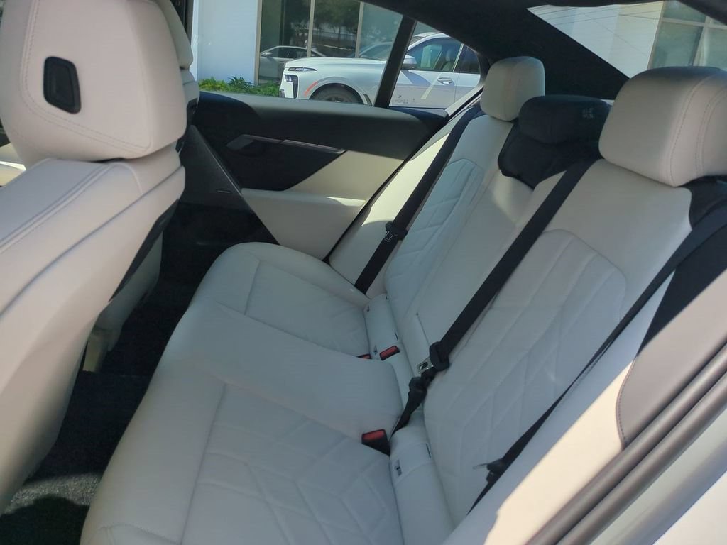 New 2027 BMW 530i xDrive w/ M Sport Package AWD/4WD image 14