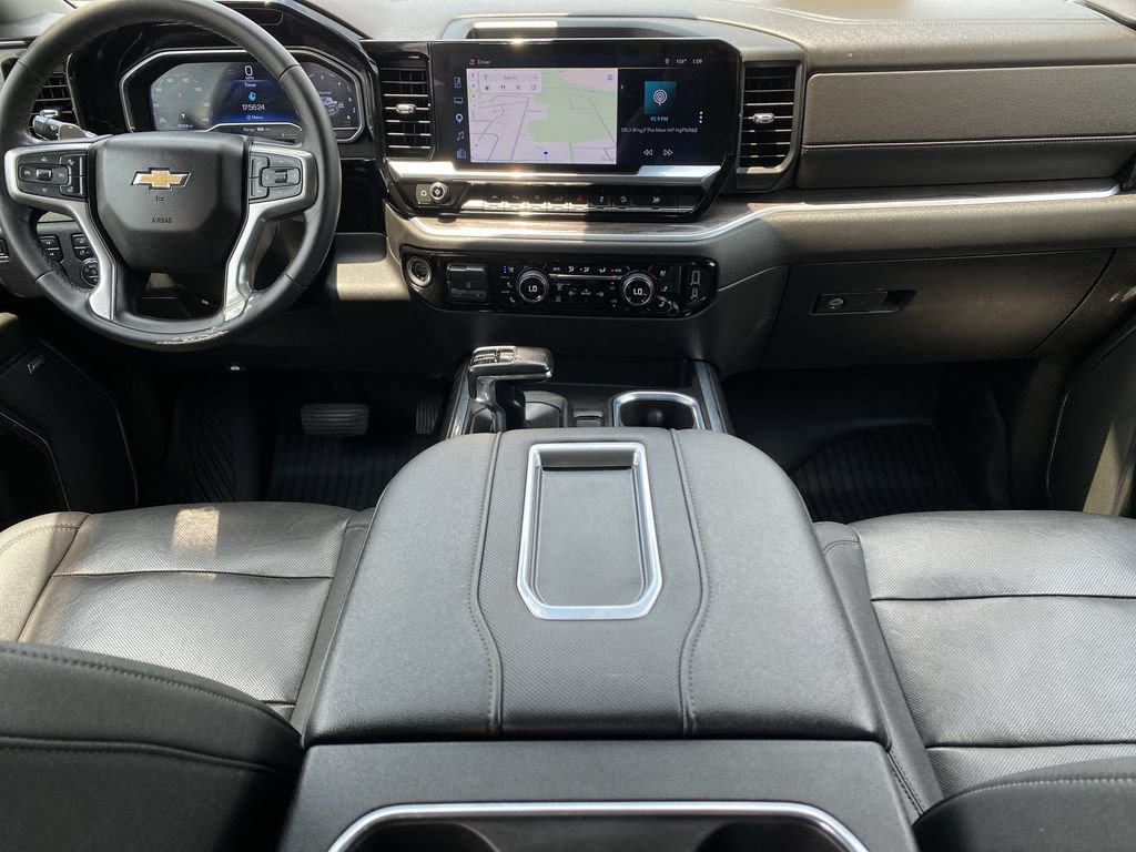 Used 2022 Chevrolet Silverado 1500 LTZ AWD/4WD image 16
