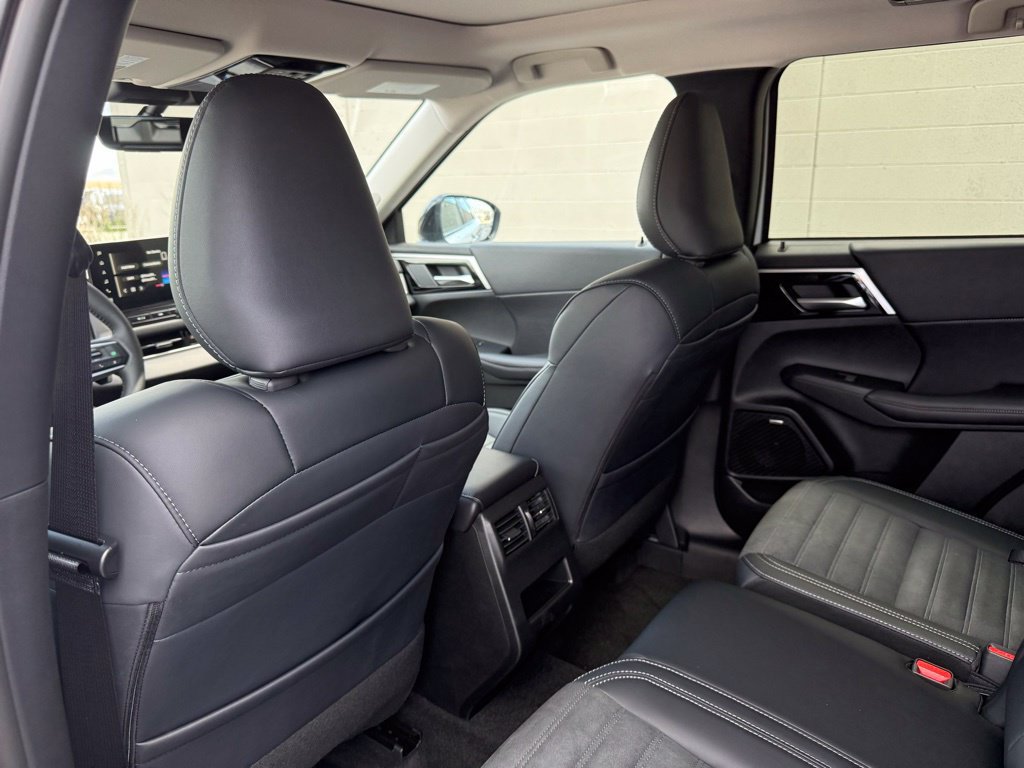 New 2026 Mitsubishi Outlander AWD image 23