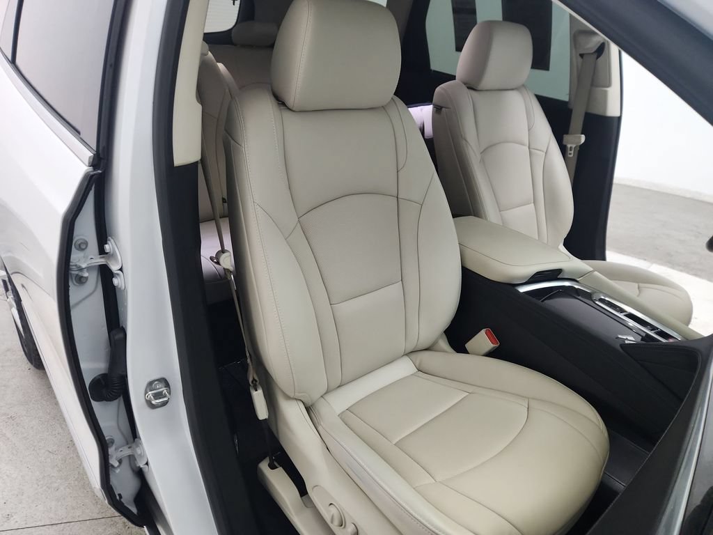Used 2023 Buick Enclave Essence w/ Experience Buick Package FWD image 26