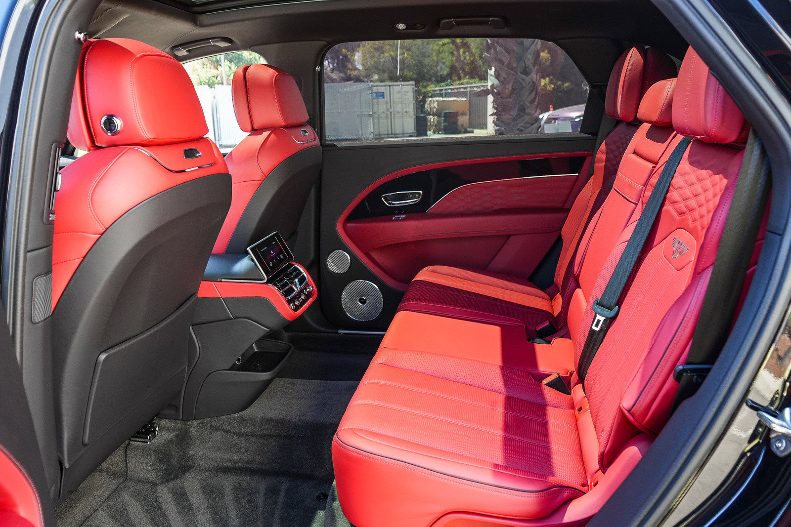 Used 2023 Bentley Bentayga Extended Wheelbase AWD/4WD image 21